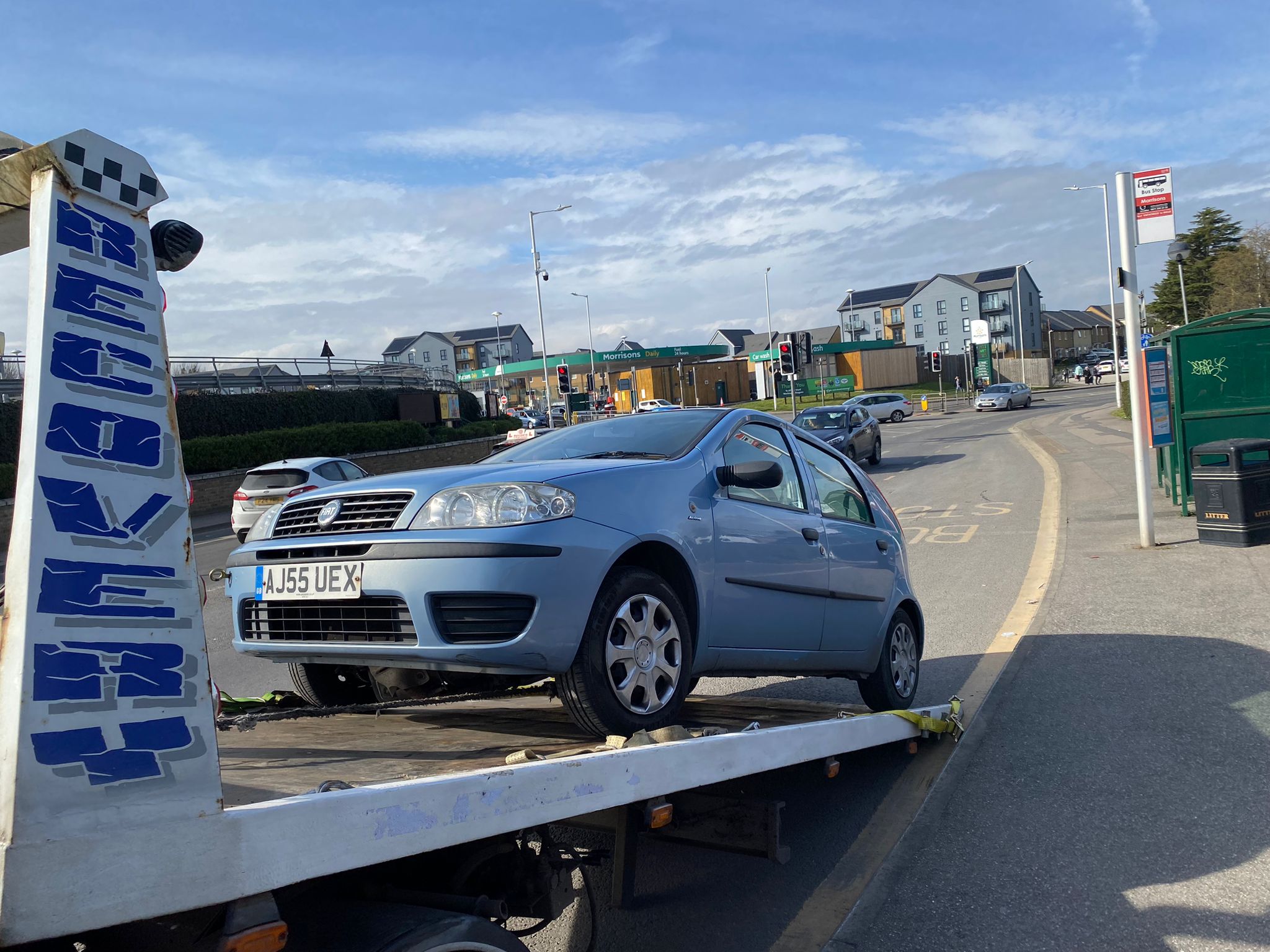 Recovery truck at roadside